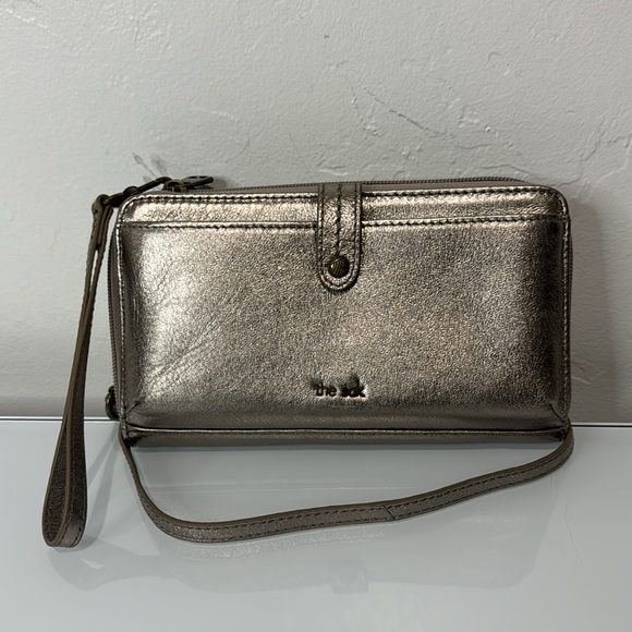 The Sak Iris Metallic 3in1 Phone Wristlet/Crossbody Bag - Picture 3 of 11